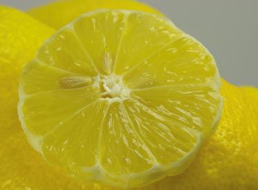 柠檬汁的作用与功效？柠檬汁的营养价值