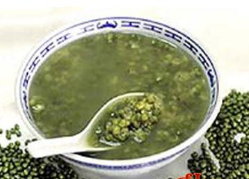 绿豆汤的功效与作用-哪些人不宜喝绿豆汤