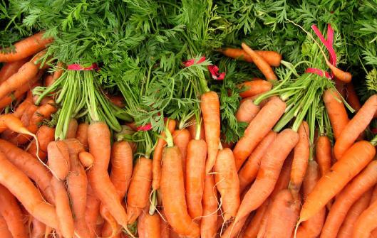 吃胡萝卜有什么好处？有利健康长寿