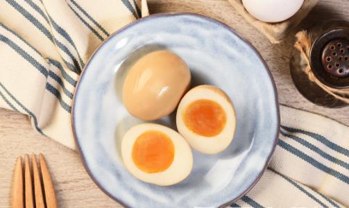 水煮蛋是最有营养的吃鸡蛋方法 水煮蛋巧剥壳有妙招