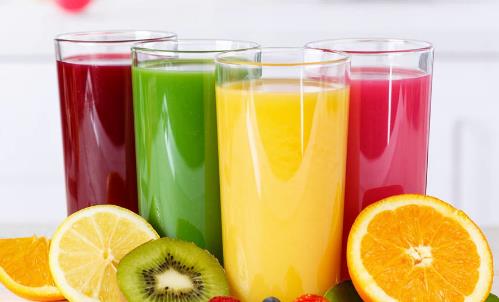 果汁的害处不亚于碳酸饮料 少喝果汁多喝水为宜