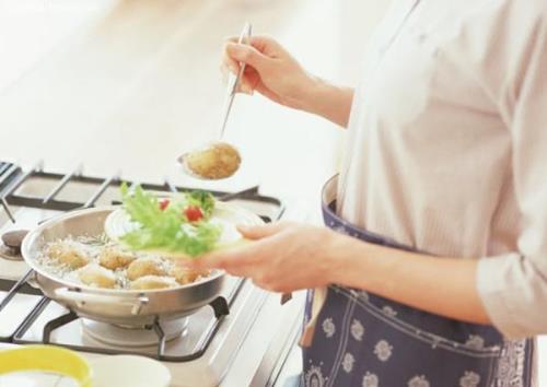 厨房里常见的几个烹饪坏习惯-常见的厨房烹饪误区
