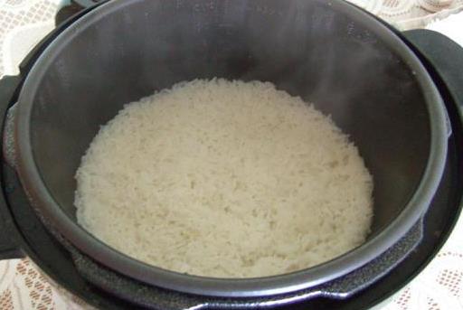 如何用高压锅蒸米饭？高压锅蒸米饭的做法