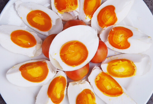 咸蛋的做法-咸蛋出油的原因