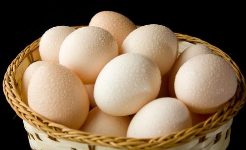 带壳水煮蛋营养好 鸡蛋煮熟后多泡5分