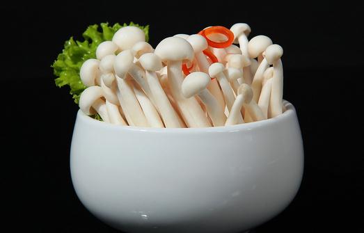 吃白玉菇的好处 白玉菇春笋汤的做法