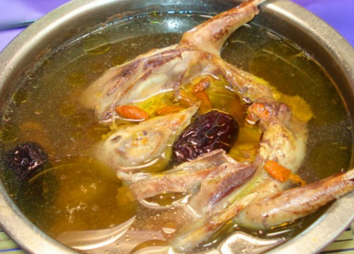 鸽子肉的食疗作用及家常做法  炸鸽子肉的做法家常做法