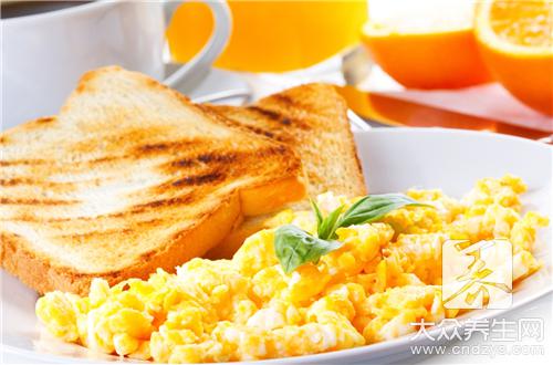 不吃早餐的危害，白领需要警惕  不吃早餐危害的图片高清