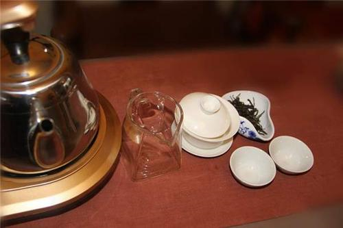 普洱茶生茶的泡法，器具该怎么选择  冰岛普洱茶生茶泡法