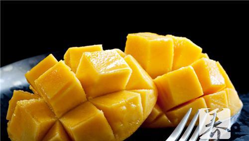 芒果的营养价值，食用时应该注意哪些？芒果的营养价值与食用功效