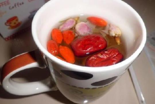 红枣枸杞玫瑰茶的养颜功效有哪些