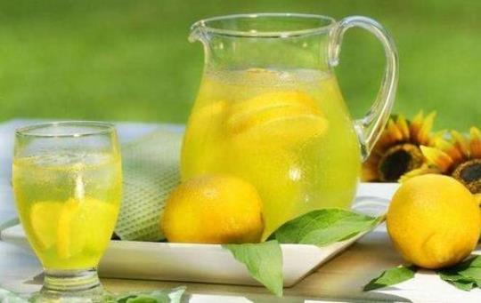 早上喝柠檬水的好处