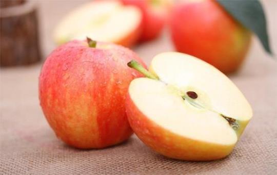每天晚上吃一个苹果有什么好处？