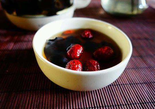 黑木耳红枣枸杞汤的主要作用