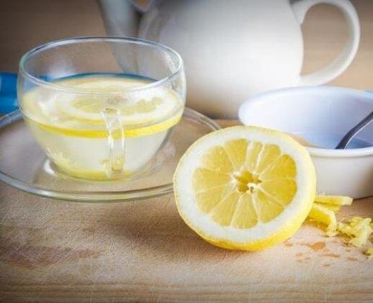 喝柠檬水有何功效有哪些