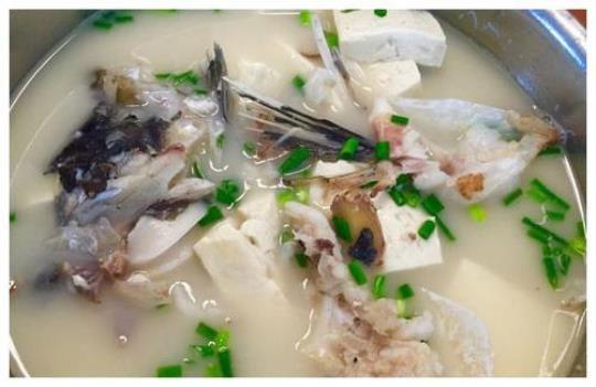 鱼头豆腐汤的作用有哪些？