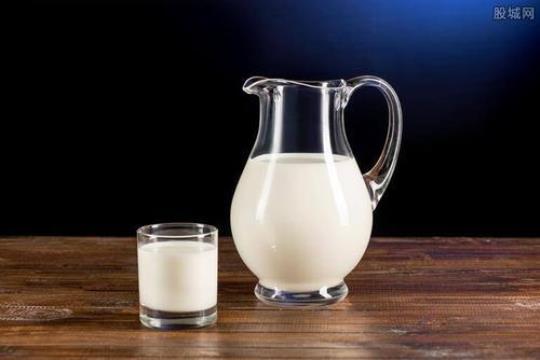 喝鲜牛奶有什么功效呢