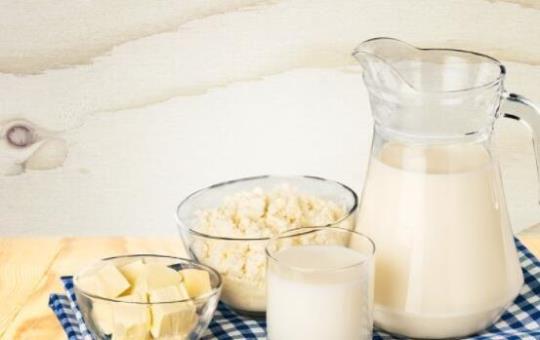 早上喝牛奶可以有助于长高吗