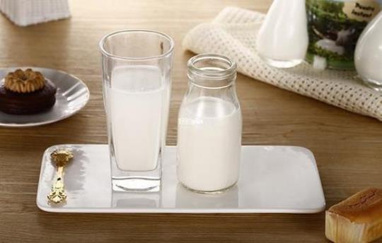过期纯牛奶的用处有哪些？