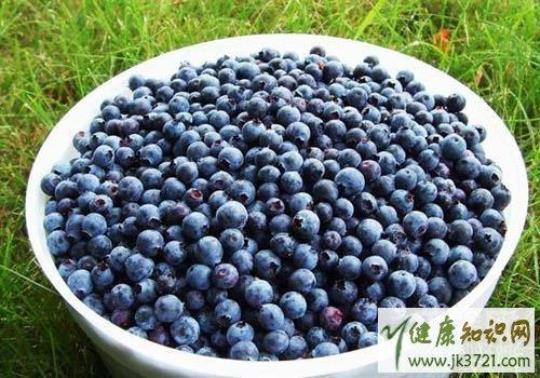 吃蓝莓的好处与坏处有哪些