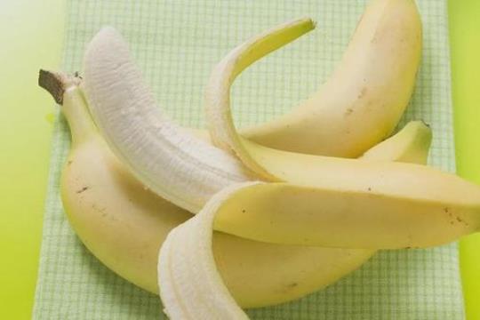 晚上吃香蕉能起到美容功效 这五种食物最好晚上吃！