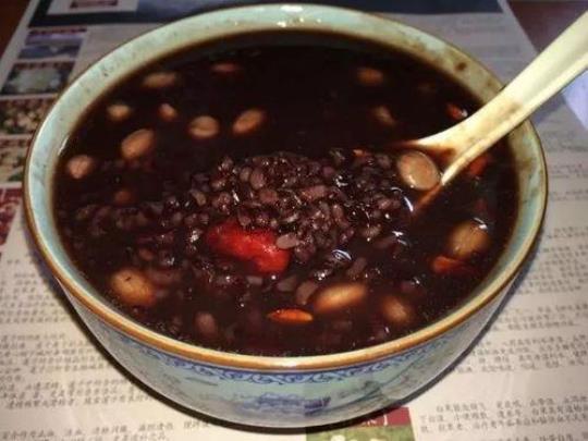 红枣黑米粥的做法