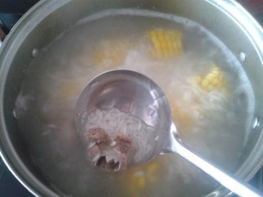 玉米排骨粥的做法
