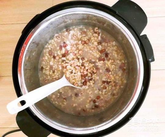 ?燕麦薏米粥的做法