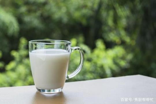 每天坚持喝牛奶有什么好处和坏处呢
