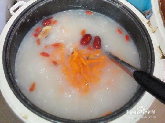 胡萝卜红枣粥的做法