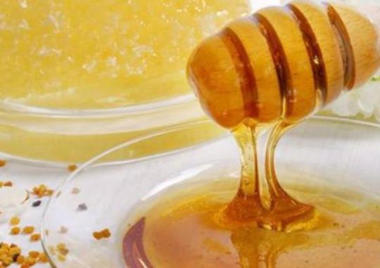 蜂蜜直接涂在脸上好吗有什么功效？