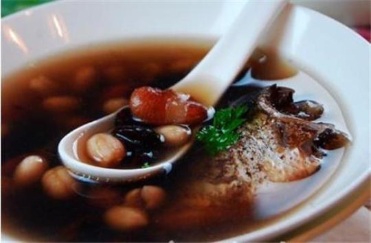 黑豆花生红枣丰胸汤的做法