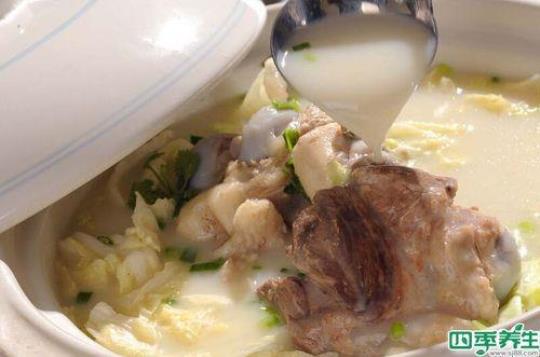 三文鱼骨头汤的做法