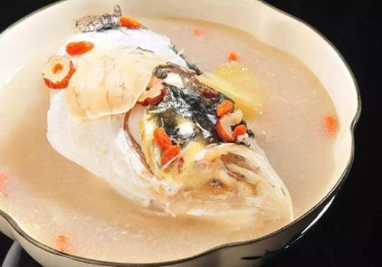 天麻鱼头汤的制作方法