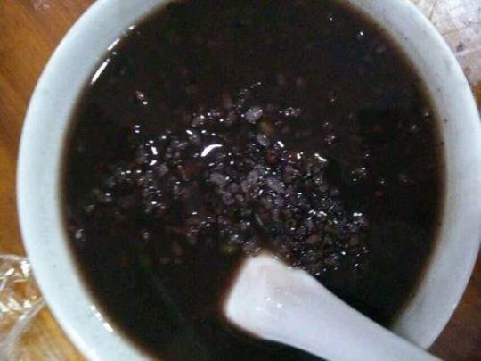 黑芝麻黑豆黑米粥的做法