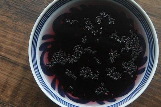 冬季常喝黑色粥能补肝肾！