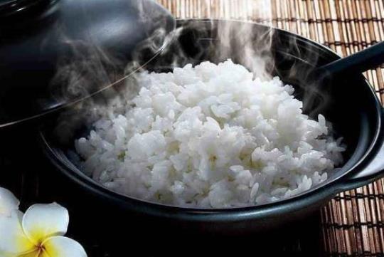 怎样蒸米饭不粘锅？蒸米饭不粘锅的方法