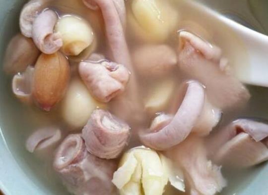 莲子猪肚汤的做法