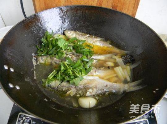 鱼煲汤的做法