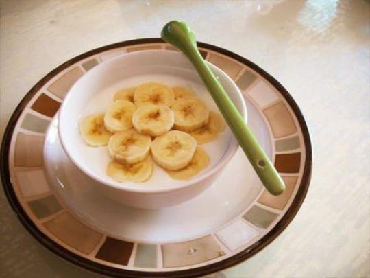自制香蕉牛奶面膜的方法 使用功效