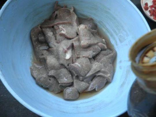 蒸猪肝的做法 常见的两种猪肝吃法