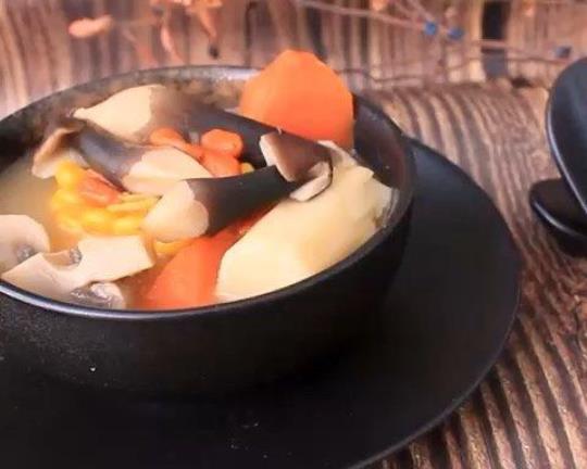 玉米蘑菇汤的做法主要有哪些呢