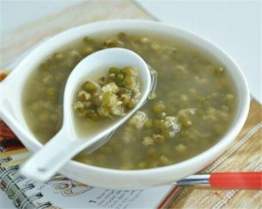 牛奶绿豆汤有什么功效？