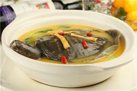 黄甲鱼汤的家常做法