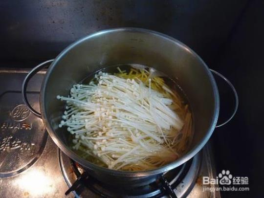 竹笋金针菇汤的做法