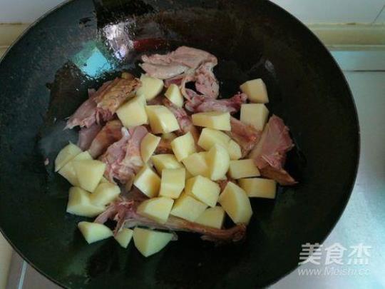 鸭架土豆汤的做法有哪些呢