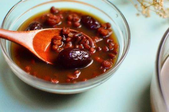 红枣红豆红糖汤的做法