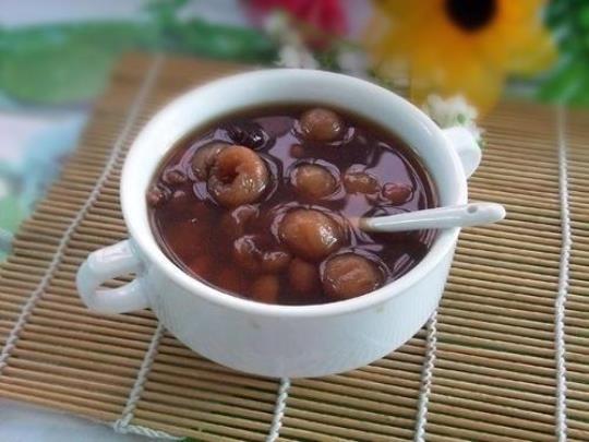 桂圆花生红枣汤的做法