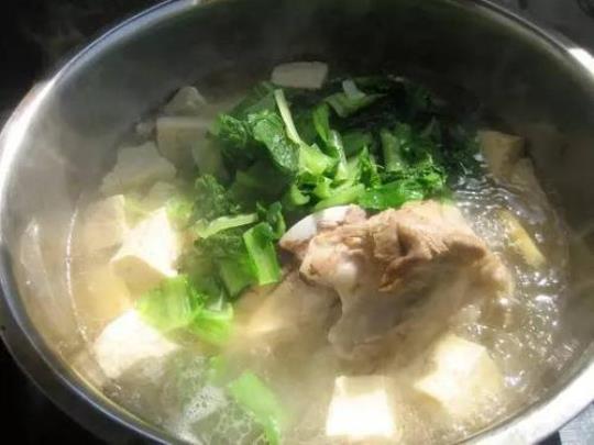 小白菜大骨汤做法是什么？