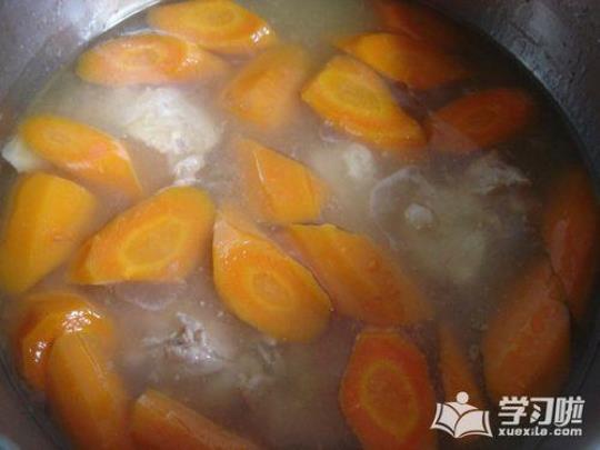 红萝卜煲汤怎么做？